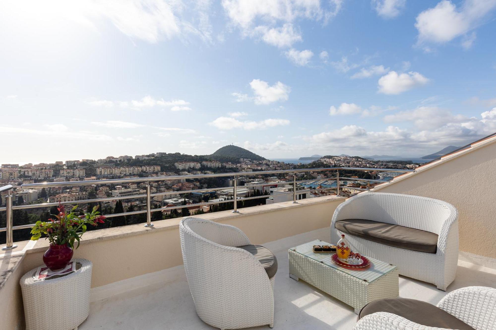 Marlea Sea-view Apartment