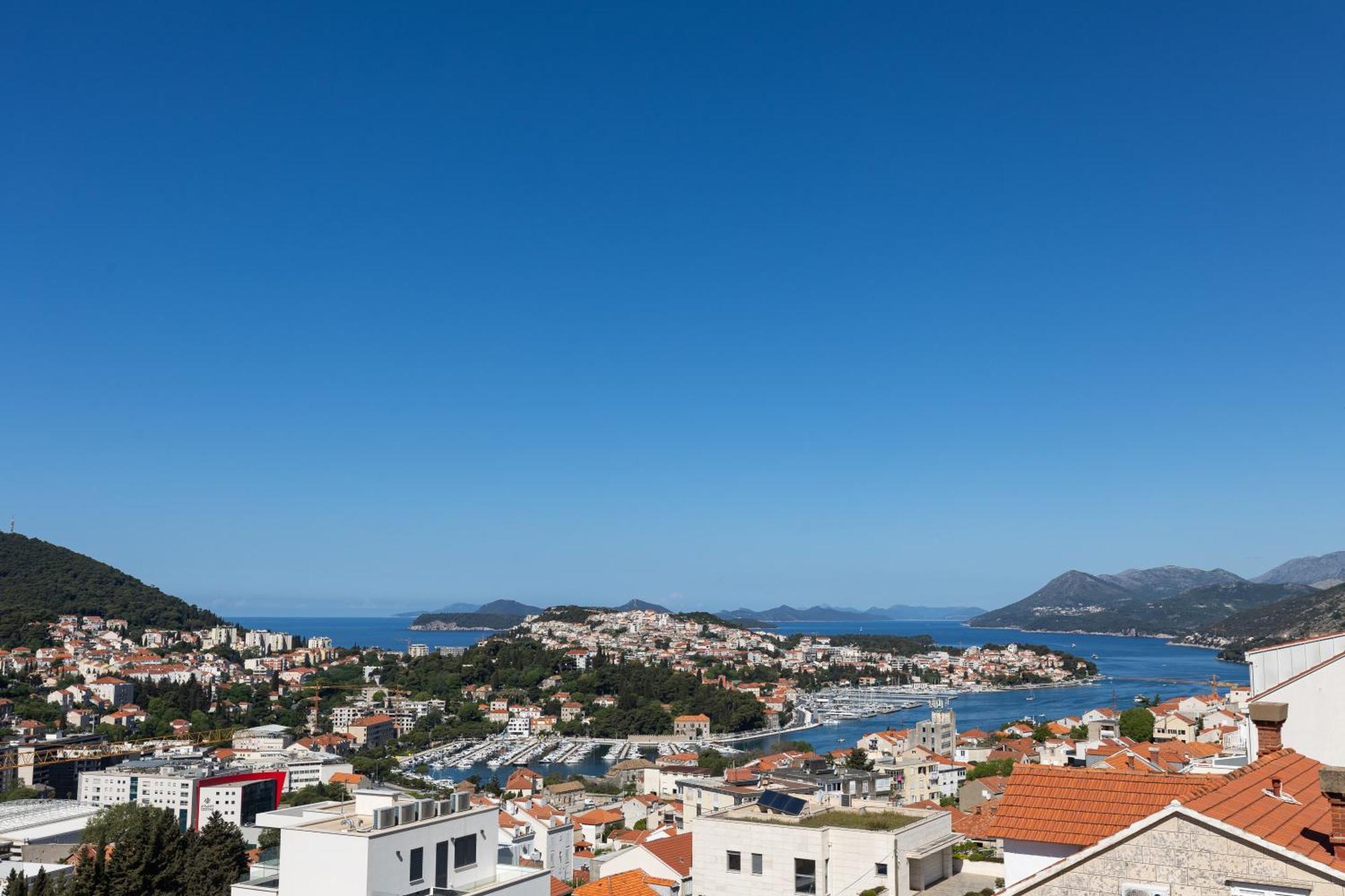Marlea Sea-view Apartment